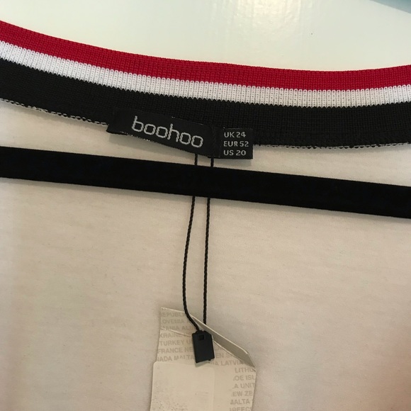 NWT Boohoo White V-Neck Top - Picture 3 of 4